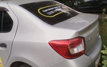 Renault Logan II, 2015 год, 400 000 рублей, 5 фотография