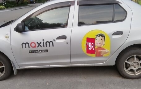 Renault Logan II, 2015 год, 400 000 рублей, 3 фотография