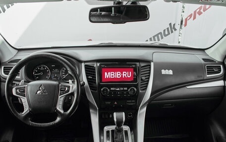 Mitsubishi Pajero Sport III рестайлинг, 2016 год, 2 730 000 рублей, 9 фотография