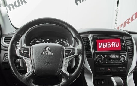 Mitsubishi Pajero Sport III рестайлинг, 2016 год, 2 730 000 рублей, 10 фотография