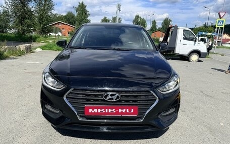 Hyundai Solaris II рестайлинг, 2018 год, 900 000 рублей, 4 фотография