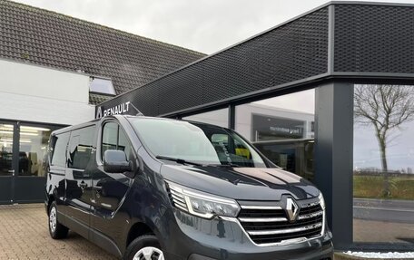 Renault Trafic, 2023 год, 3 780 000 рублей, 1 фотография