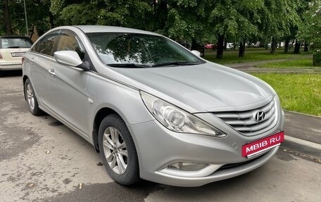 Hyundai Sonata VI, 2011 год, 950 000 рублей, 2 фотография