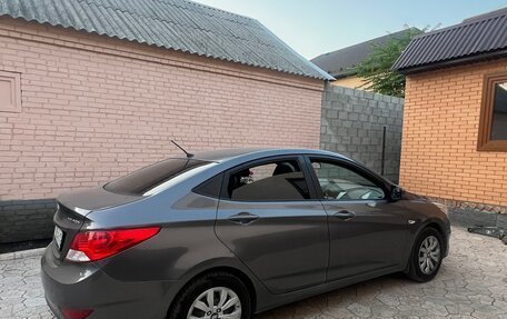 Hyundai Solaris II рестайлинг, 2013 год, 490 000 рублей, 5 фотография