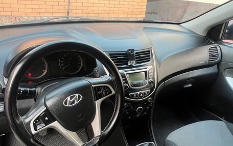 Hyundai Solaris II рестайлинг, 2013 год, 490 000 рублей, 3 фотография