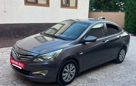Hyundai Solaris II рестайлинг, 2013 год, 490 000 рублей, 2 фотография