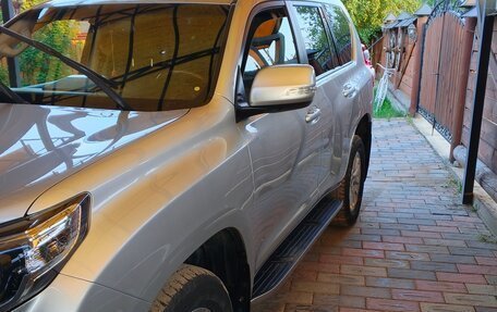 Toyota Land Cruiser Prado 150 рестайлинг 2, 2015 год, 3 500 000 рублей, 2 фотография