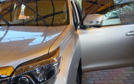 Toyota Land Cruiser Prado 150 рестайлинг 2, 2015 год, 3 500 000 рублей, 5 фотография