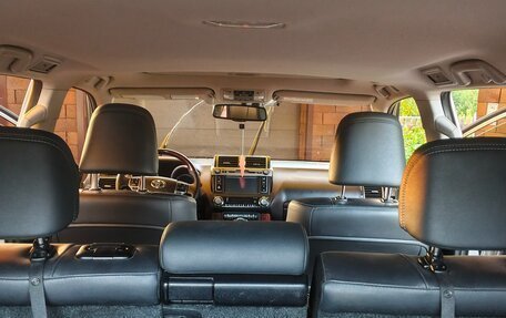 Toyota Land Cruiser Prado 150 рестайлинг 2, 2015 год, 3 500 000 рублей, 10 фотография