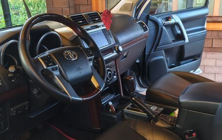 Toyota Land Cruiser Prado 150 рестайлинг 2, 2015 год, 3 500 000 рублей, 11 фотография