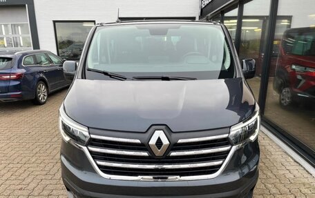 Renault Trafic, 2023 год, 3 780 000 рублей, 3 фотография