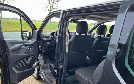 Renault Trafic, 2023 год, 3 780 000 рублей, 15 фотография