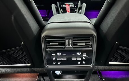 Porsche Cayenne III, 2024 год, 11 500 000 рублей, 34 фотография