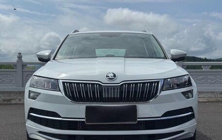 Skoda Karoq I, 2023 год, 2 215 000 рублей, 2 фотография