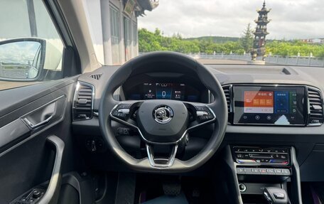 Skoda Karoq I, 2023 год, 2 215 000 рублей, 10 фотография