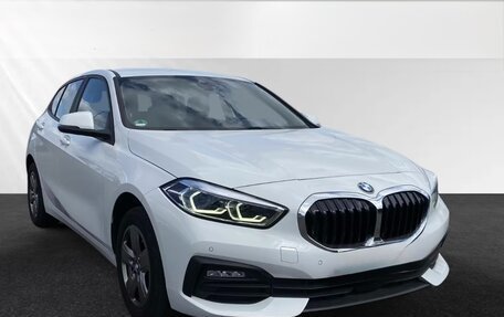 BMW 1 серия, 2023 год, 2 699 999 рублей, 1 фотография