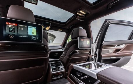 BMW 7 серия, 2017 год, 3 700 000 рублей, 3 фотография