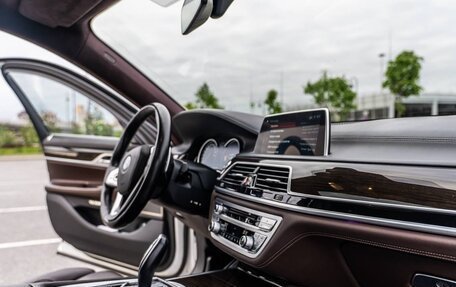 BMW 7 серия, 2017 год, 3 700 000 рублей, 4 фотография