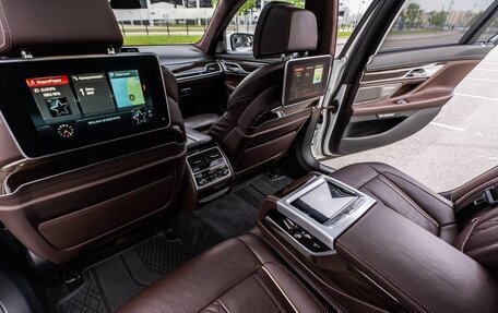 BMW 7 серия, 2017 год, 3 700 000 рублей, 13 фотография
