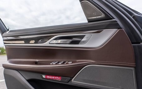 BMW 7 серия, 2017 год, 3 700 000 рублей, 19 фотография