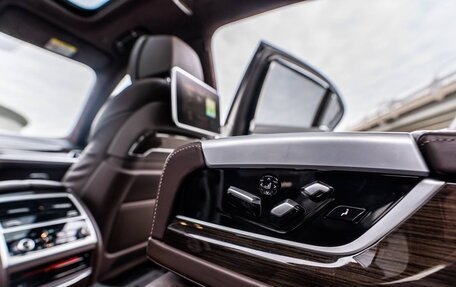 BMW 7 серия, 2017 год, 3 700 000 рублей, 24 фотография