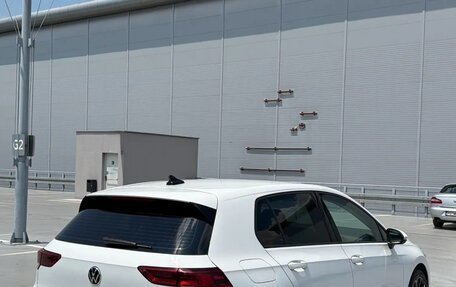 Volkswagen Golf VIII, 2023 год, 1 820 000 рублей, 2 фотография