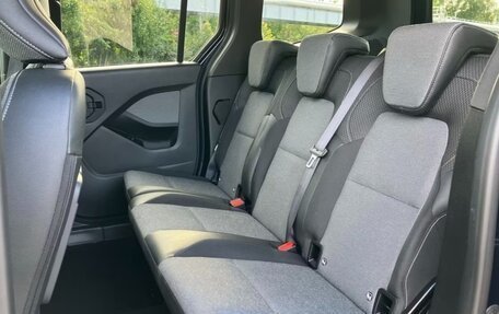 Renault Kangoo, 2024 год, 2 400 000 рублей, 27 фотография