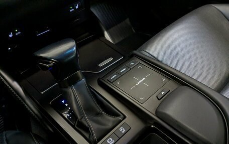 Lexus ES VII, 2020 год, 3 300 000 рублей, 30 фотография