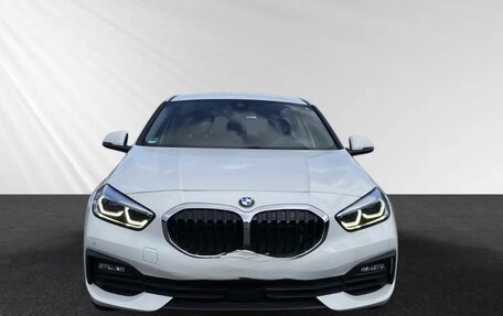 BMW 1 серия, 2023 год, 2 699 999 рублей, 4 фотография