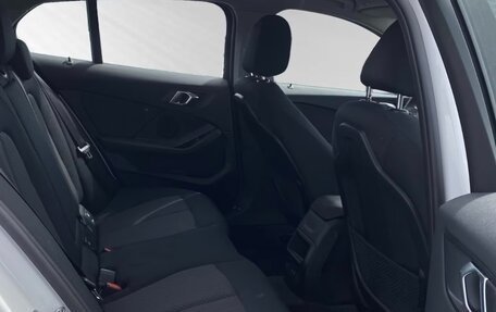 BMW 1 серия, 2023 год, 2 699 999 рублей, 10 фотография