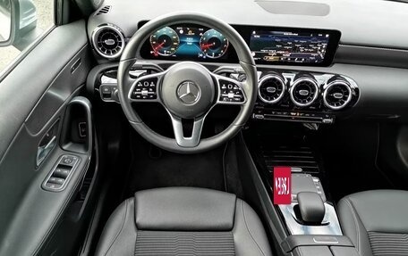 Mercedes-Benz A-Класс, 2023 год, 2 399 999 рублей, 14 фотография