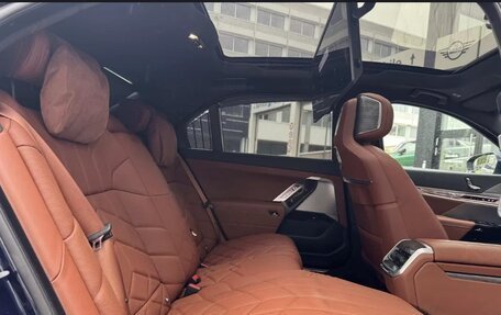 BMW 7 серия, 2025 год, 12 900 000 рублей, 22 фотография