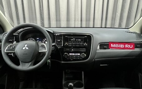 Mitsubishi Outlander III рестайлинг 3, 2012 год, 1 289 900 рублей, 11 фотография