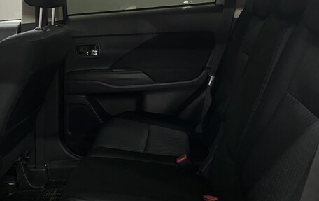 Mitsubishi Outlander III рестайлинг 3, 2012 год, 1 289 900 рублей, 21 фотография