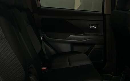 Mitsubishi Outlander III рестайлинг 3, 2012 год, 1 289 900 рублей, 20 фотография