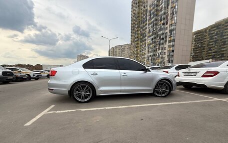 Volkswagen Jetta VI, 2013 год, 935 000 рублей, 2 фотография