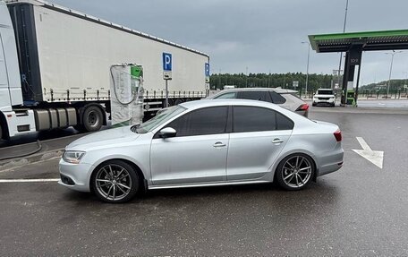 Volkswagen Jetta VI, 2013 год, 935 000 рублей, 3 фотография