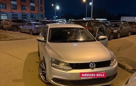 Volkswagen Jetta VI, 2013 год, 935 000 рублей, 4 фотография