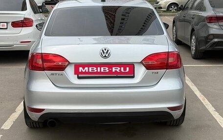 Volkswagen Jetta VI, 2013 год, 935 000 рублей, 12 фотография