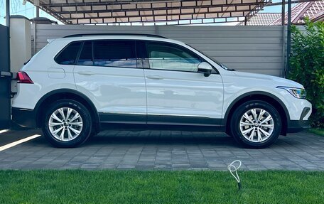 Volkswagen Tiguan II, 2021 год, 2 800 000 рублей, 4 фотография