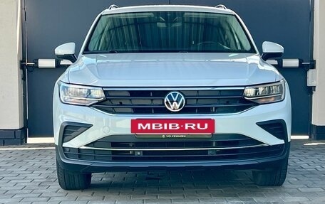 Volkswagen Tiguan II, 2021 год, 2 800 000 рублей, 2 фотография