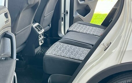 Volkswagen Tiguan II, 2021 год, 2 800 000 рублей, 16 фотография