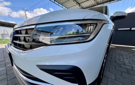 Volkswagen Tiguan II, 2021 год, 2 800 000 рублей, 13 фотография