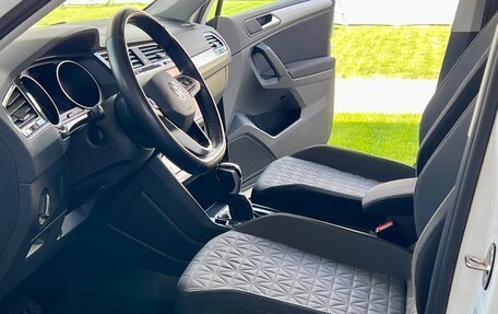 Volkswagen Tiguan II, 2021 год, 2 800 000 рублей, 18 фотография