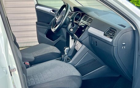 Volkswagen Tiguan II, 2021 год, 2 800 000 рублей, 20 фотография