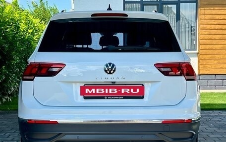 Volkswagen Tiguan II, 2021 год, 2 800 000 рублей, 8 фотография