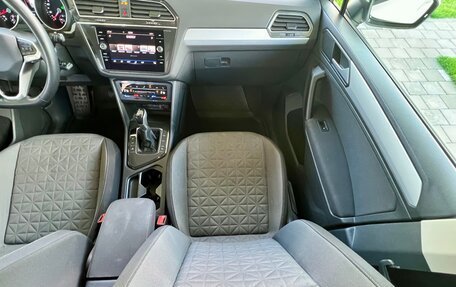 Volkswagen Tiguan II, 2021 год, 2 800 000 рублей, 27 фотография