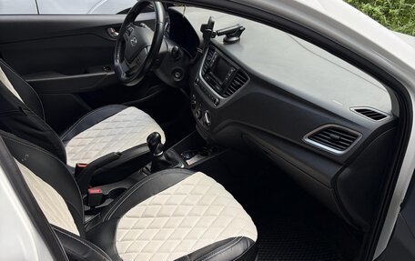 Hyundai Solaris II рестайлинг, 2017 год, 990 000 рублей, 10 фотография