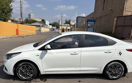 Hyundai Solaris II рестайлинг, 2017 год, 990 000 рублей, 5 фотография