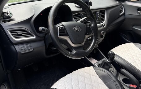 Hyundai Solaris II рестайлинг, 2017 год, 990 000 рублей, 12 фотография